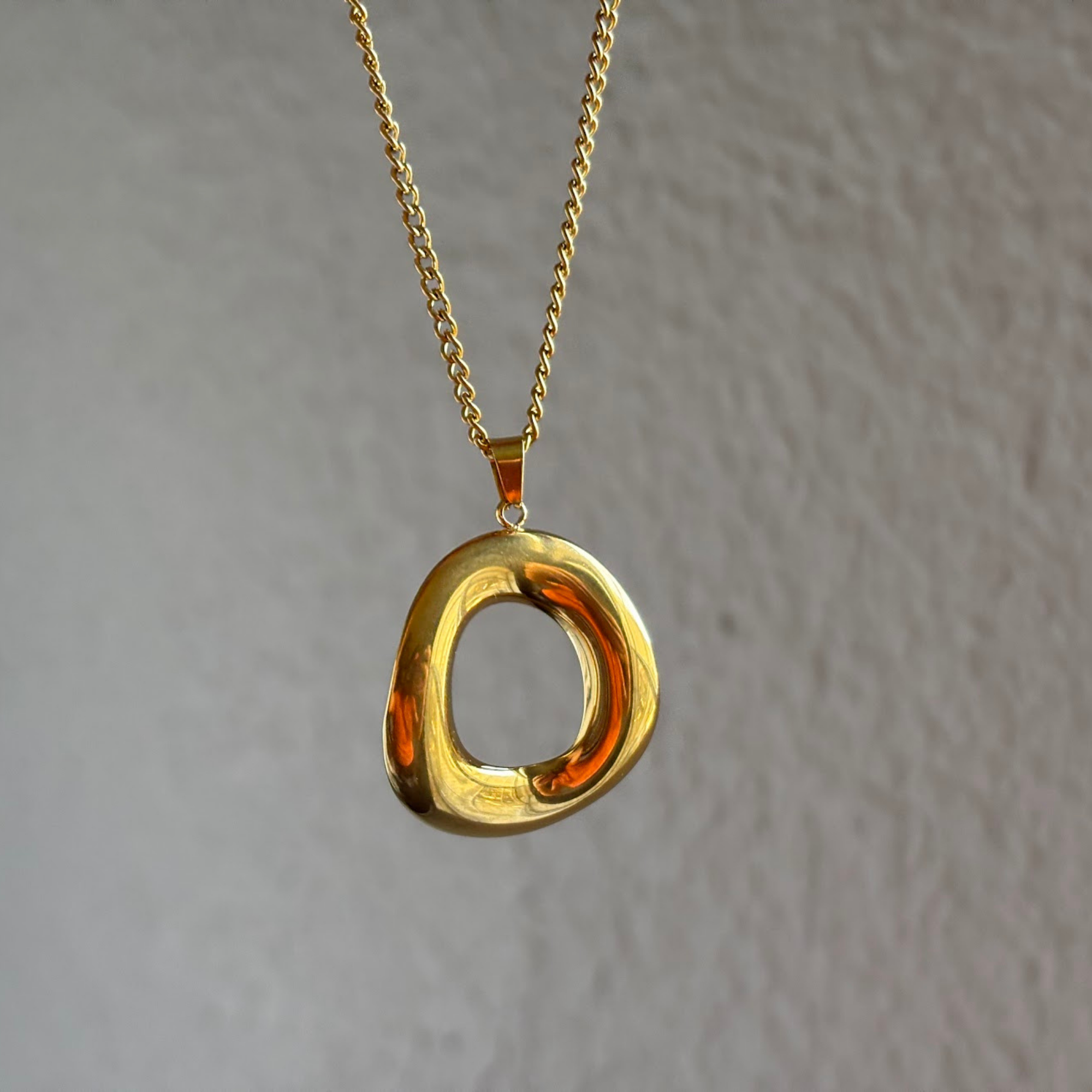 18K Gold Plated Oval Loop Pendant Necklace – Minimal Statement Layering Jewelry